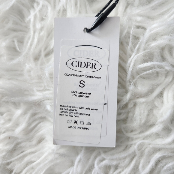 CIDER Ruched Scrunch Back Long Sleeve Mini Dress. Sise Small. New. - Picture 5 of 5